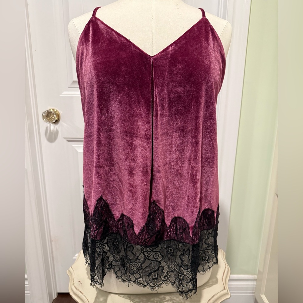 VENUS Women’s Sz Medium Purple Velour Spaghetti Strap V-Neck Top Black Lace Hem